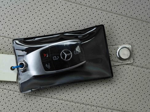 Used 2018 Mercedes-Benz E 300 image 43