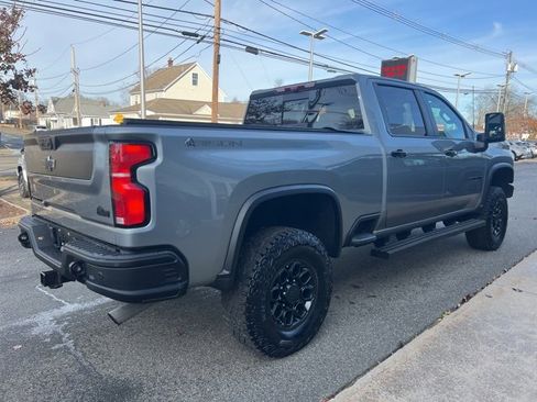 Used 2024 Chevrolet Silverado 2500 ZR2 w/ ZR2 Bison Edition image 4
