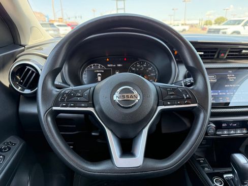 Used 2021 Nissan Kicks SV FWD image 17