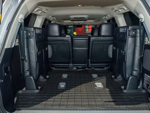 Used 2013 Toyota Land Cruiser image 28