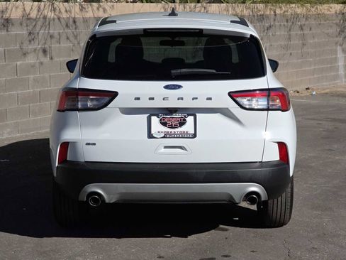 Used 2022 Ford Escape SE image 8