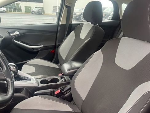 Used 2012 Ford Focus SE FWD image 12
