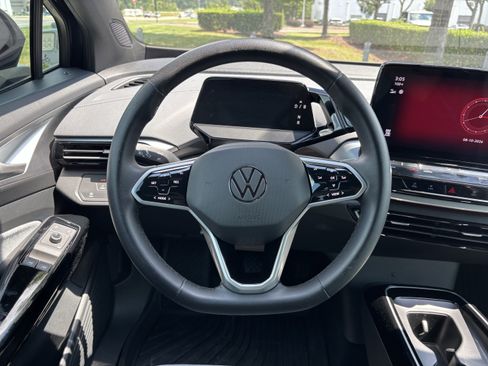 Used 2023 Volkswagen ID.4 Pro RWD image 18