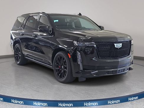 Used 2023 Cadillac Escalade Sport Platinum w/ LPO, ONYX Package AWD/4WD image 4