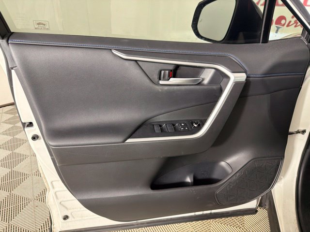 Used 2020 Toyota RAV4 XSE w/ XSE Grade Weather Package AWD/4WD image 23