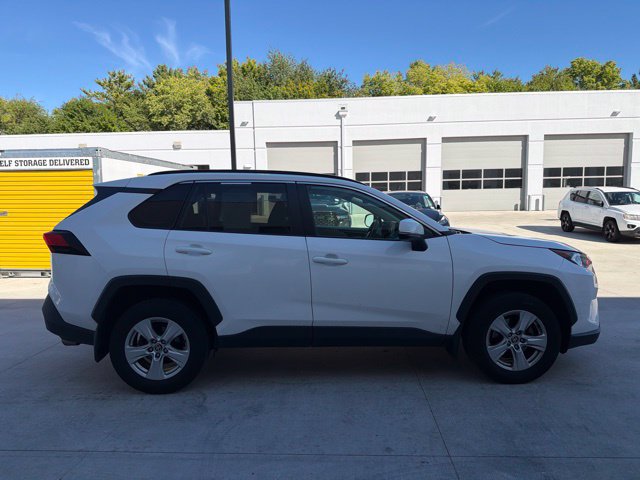 Used 2021 Toyota RAV4 XLE AWD/4WD image 2