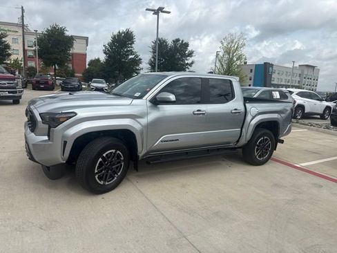 Used 2024 Toyota Tacoma TRD Sport RWD image 7