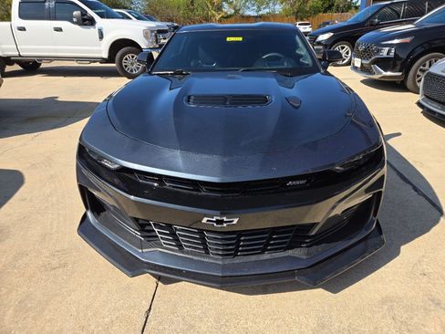 Used 2019 Chevrolet Camaro SS image 2