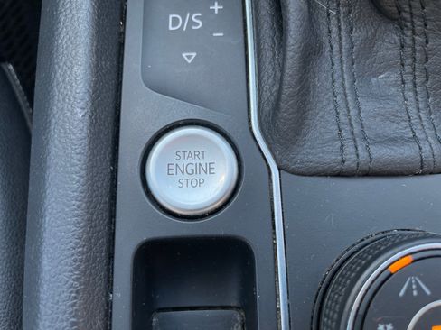 Used 2021 Volkswagen Atlas SE image 14