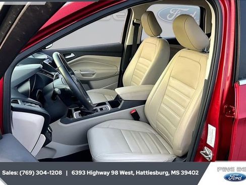 Used 2019 Ford Escape SEL image 18