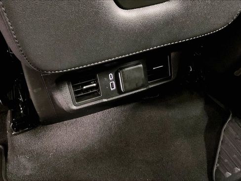 Used 2024 Chevrolet Silverado 1500 LT image 33