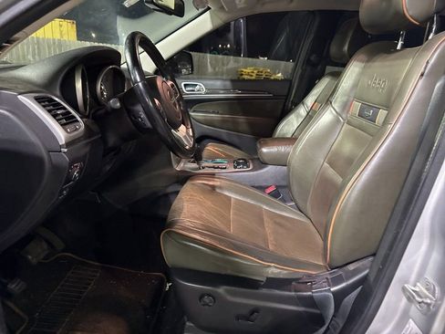 Used 2011 Jeep Grand Cherokee 70th Anniversary image 11