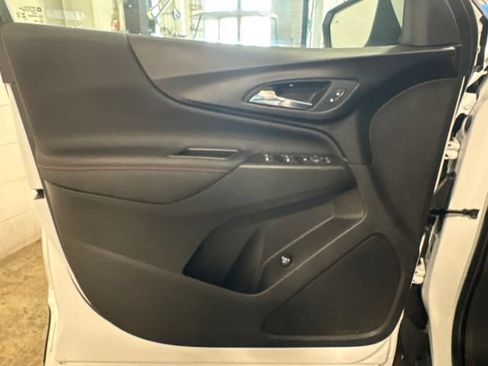 Used 2024 Chevrolet Equinox RS FWD image 10
