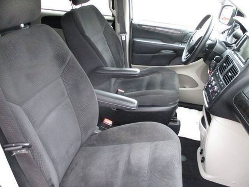 Used 2018 Dodge Grand Caravan SE w/ UConnect Hands-Free Group FWD image 21