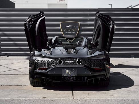 Used 2025 McLaren Artura Spider image 24