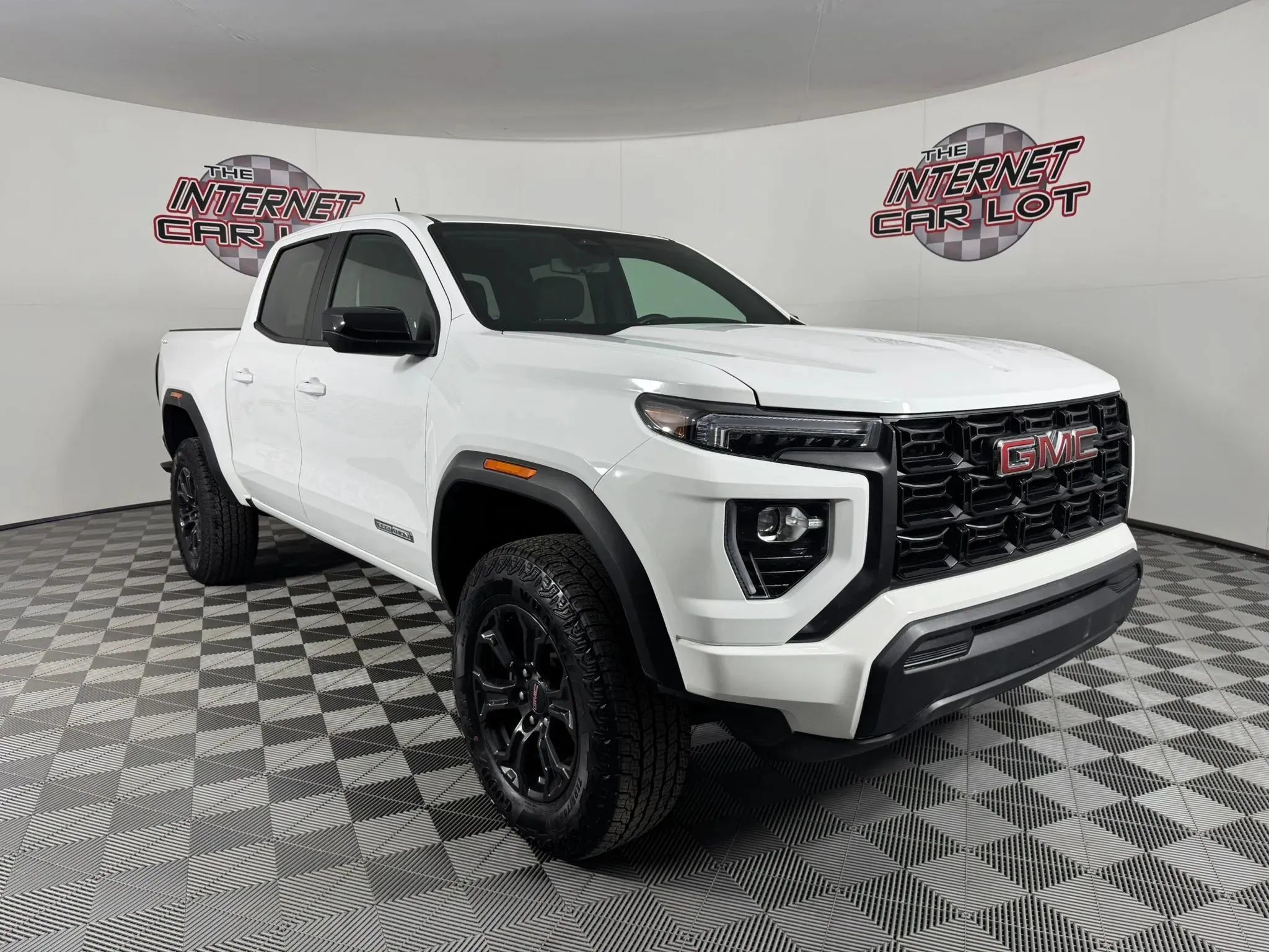 Used 2025 GMC Canyon Elevation AWD/4WD image 9