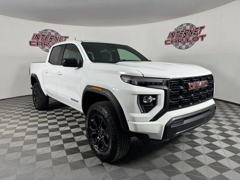 Used 2025 GMC Canyon Elevation AWD/4WD image 9