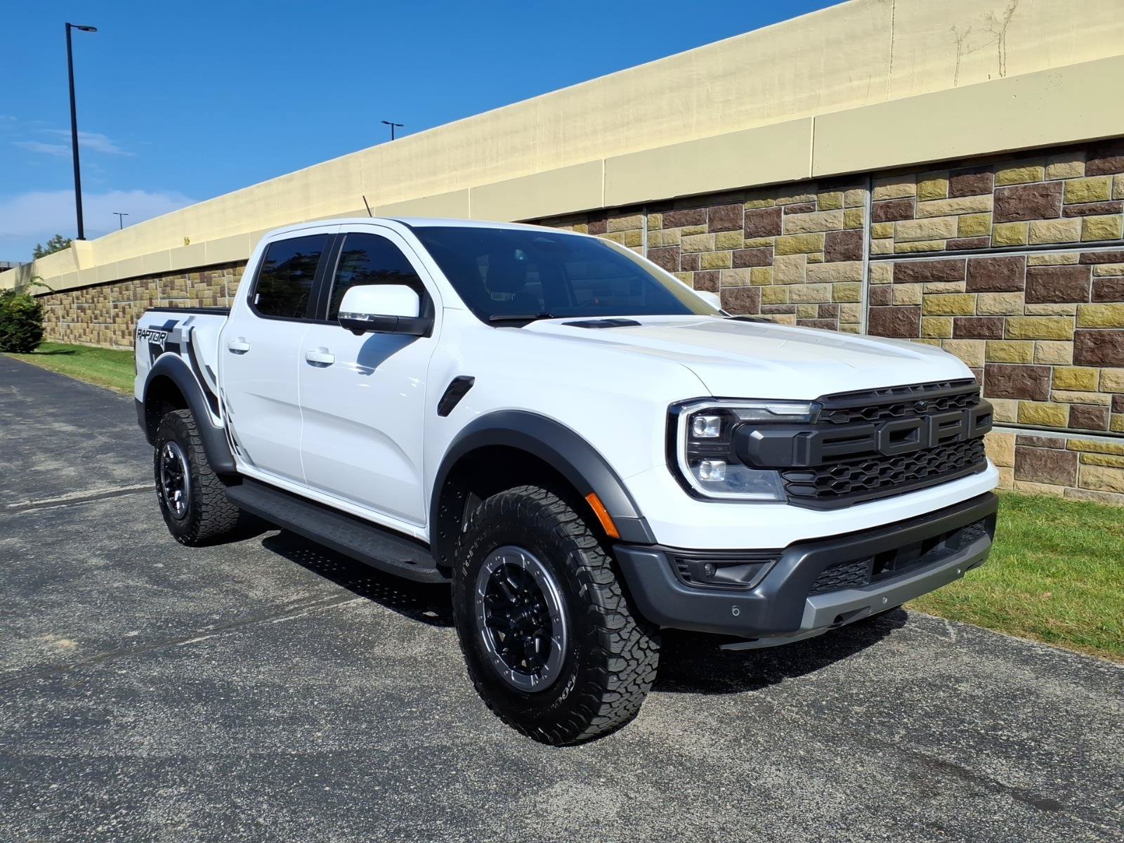 Used 2025 Ford Ranger Raptor AWD/4WD image 2