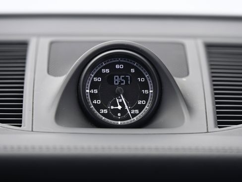 Used 2024 Porsche Macan Turbo image 32