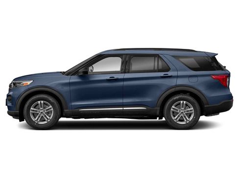 Used 2022 Ford Explorer XLT w/ Equipment Group 202A RWD image 3