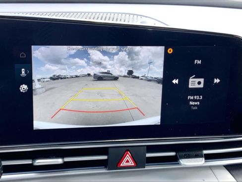Used 2025 Hyundai Elantra Limited FWD image 28