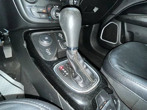 Used 2017 Jeep Compass Limited AWD/4WD image 19