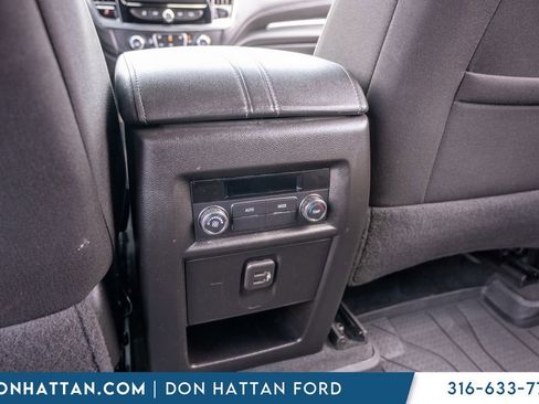 Used 2023 Chevrolet Traverse LT FWD image 25