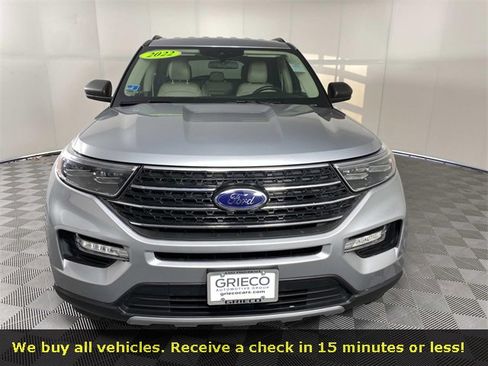 Used 2022 Ford Explorer XLT w/ Equipment Group 202A image 3