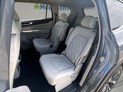 Used 2024 Volkswagen Atlas SEL Premium R-Line AWD/4WD image 25