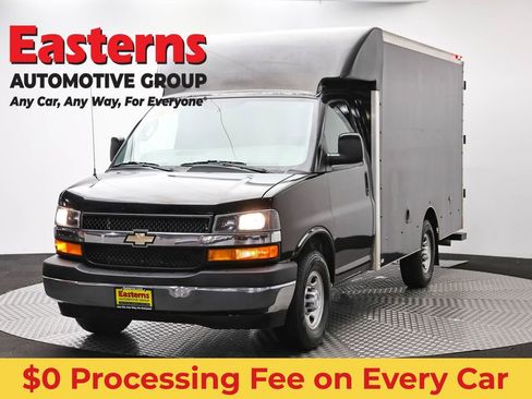 Used 2017 Chevrolet Express 3500 RWD image 1