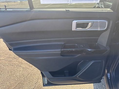 Used 2021 Ford Explorer ST image 19