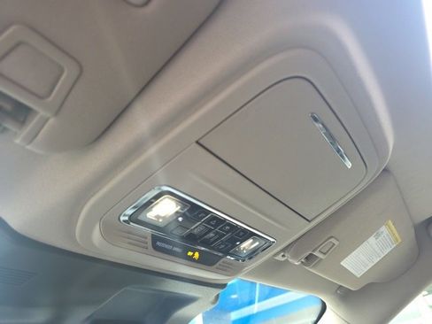 Used 2025 Lincoln Corsair AWD w/ Equipment Group 101A image 23