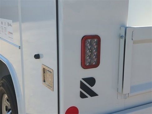 New 2024 GMC Sierra 3500 Pro w/ Convenience Package image 13