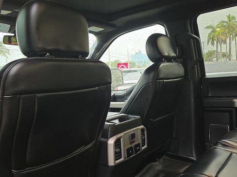 Used 2019 Ford F150 Lariat w/ Equipment Group 502A Luxury AWD/4WD image 17