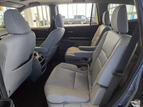 Certified 2022 Honda Pilot Touring image 19