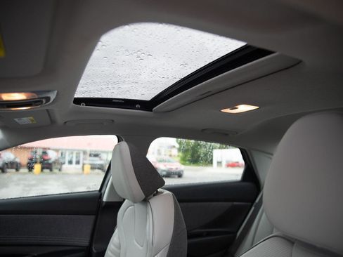 Used 2025 Hyundai Elantra Limited image 20