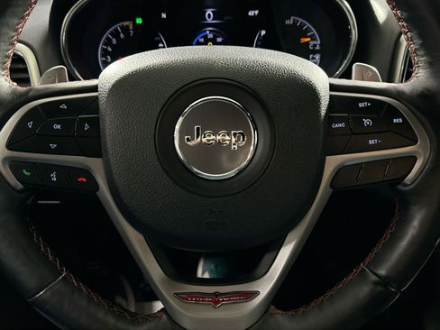 Used 2017 Jeep Grand Cherokee Trailhawk image 19