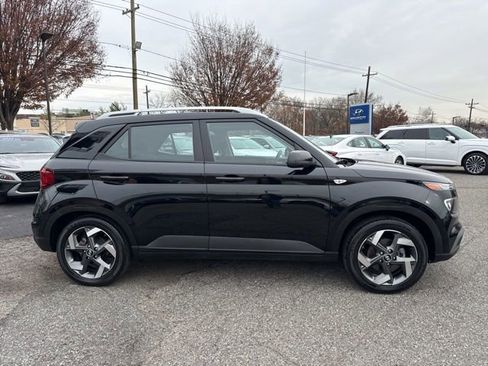 Certified 2023 Hyundai Venue SEL image 19
