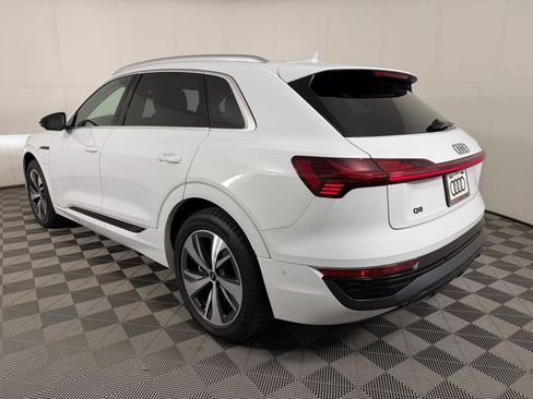 Used 2024 Audi Q8 e-tron Premium Plus w/ Premium Plus Package AWD/4WD image 3