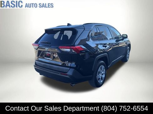 Used 2021 Toyota RAV4 LE image 7