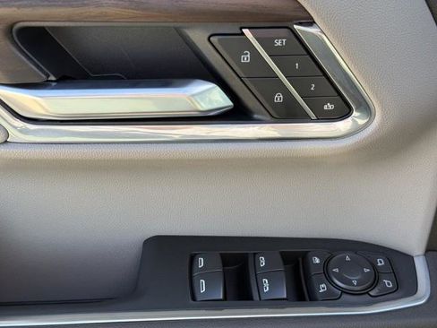 New 2026 GMC Sierra 1500 SLT image 25