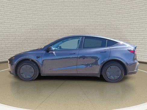 Used 2026 Tesla Model Y 2WD image 8