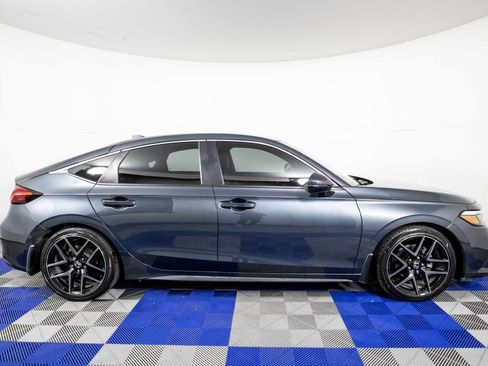 Used 2023 Honda Civic Sport Touring image 4