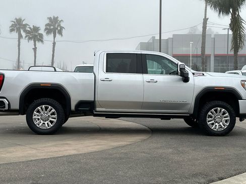 Used 2022 GMC Sierra 3500 Denali w/ Technology Package image 3