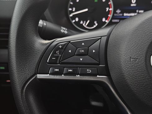 Used 2025 Nissan Sentra SV image 14