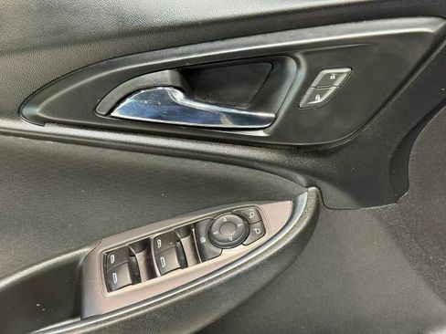Used 2021 Chevrolet Malibu LT image 11