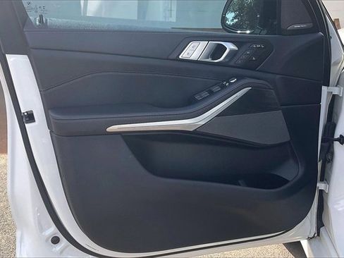 Used 2022 BMW X7 xDrive40i w/ Premium Package image 21