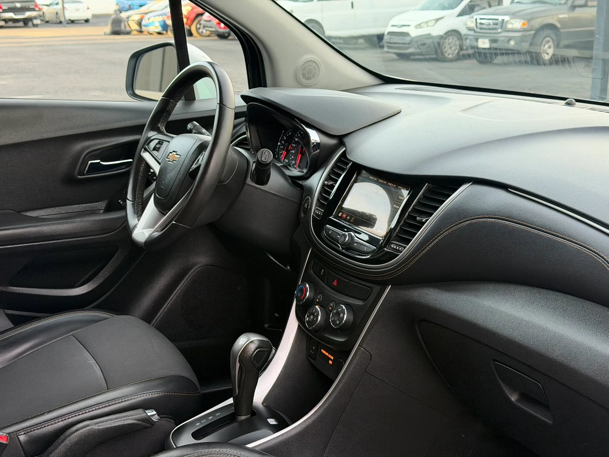 Used 2019 Chevrolet Trax LT w/ LT Convenience Package FWD image 30