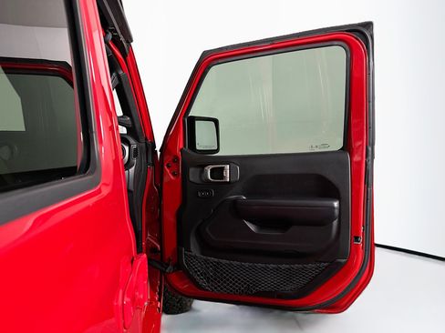 Used 2019 Jeep Wrangler Unlimited Sport S AWD/4WD image 30