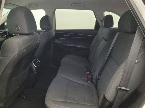 Used 2019 Kia Sorento AWD image 18